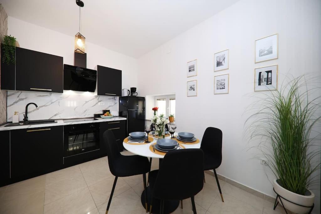 “Minipalais” Apartment In The Heart Of Zadar Ngoại thất bức ảnh