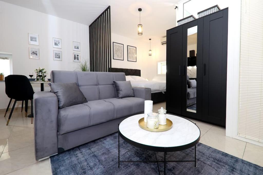 “Minipalais” Apartment In The Heart Of Zadar Ngoại thất bức ảnh
