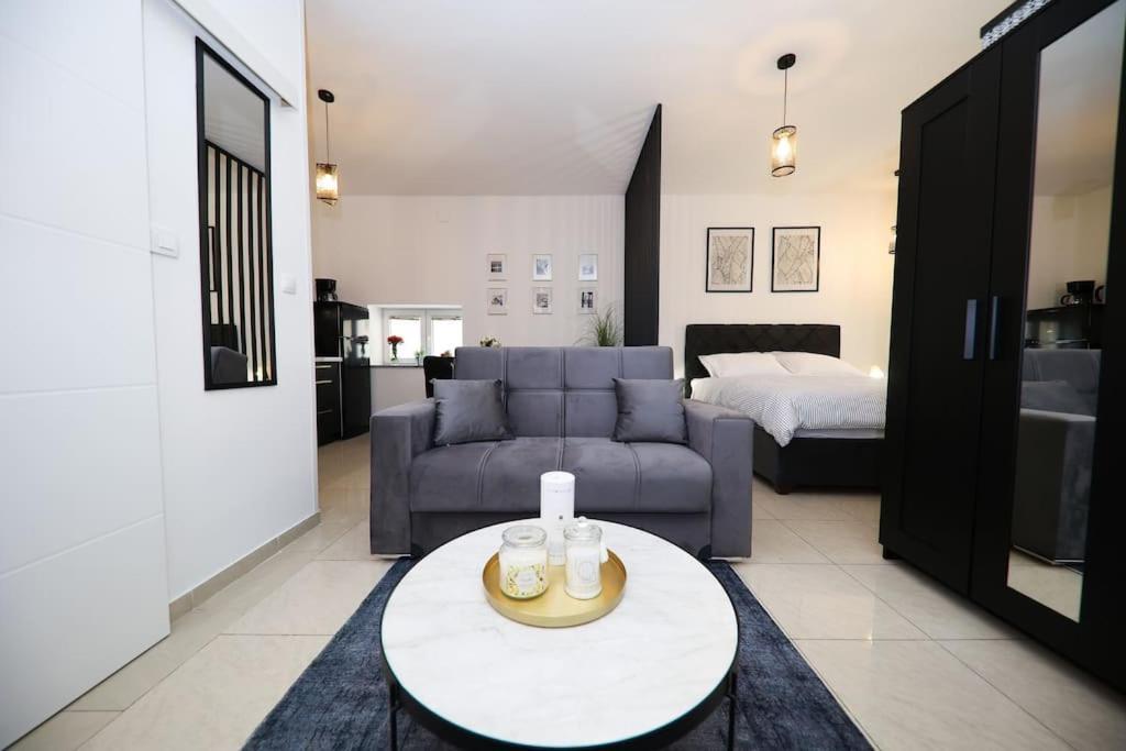 “Minipalais” Apartment In The Heart Of Zadar Ngoại thất bức ảnh